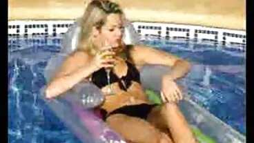 Mông cắm buôn lậu Goldie Glock sexmoi2020 đi ĐẾN ATM